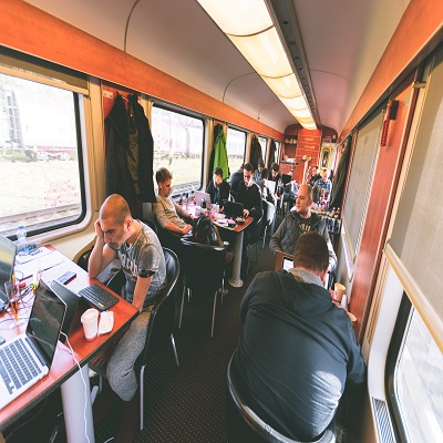 Obrázek ke článku První český hackathon ve vlaku inspirovaly služby jako  Tinder, Airbnb nebo Uber